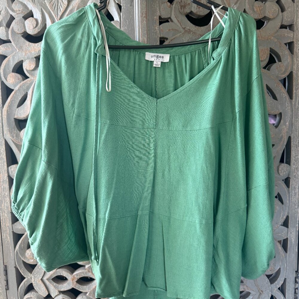 Umgee Green V-Neck Balloon Sleeve Blouse
